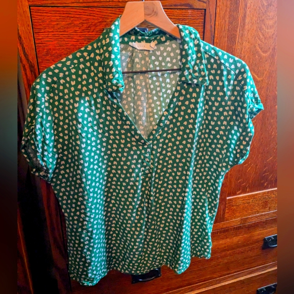 Lush Bea Short Sleeve Collared Blouse Size Medium